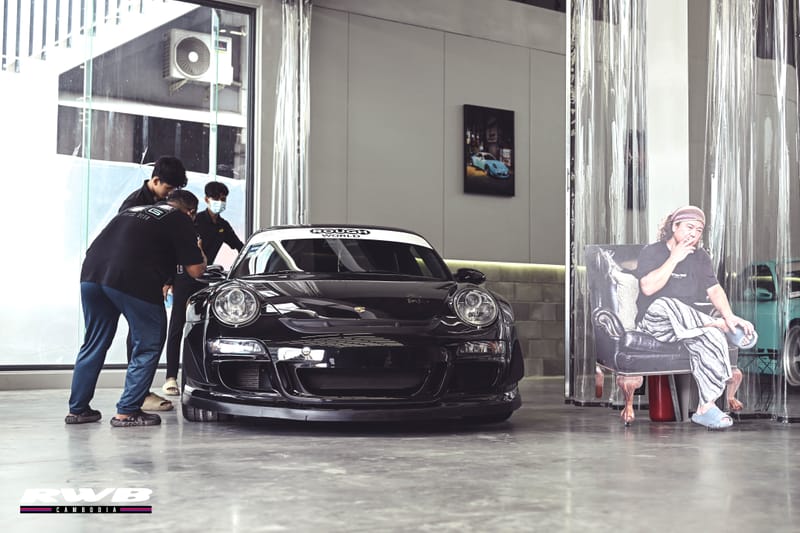 Genki being detailed in the showroom