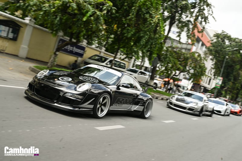 Genki leading a Phnom Penh cruise