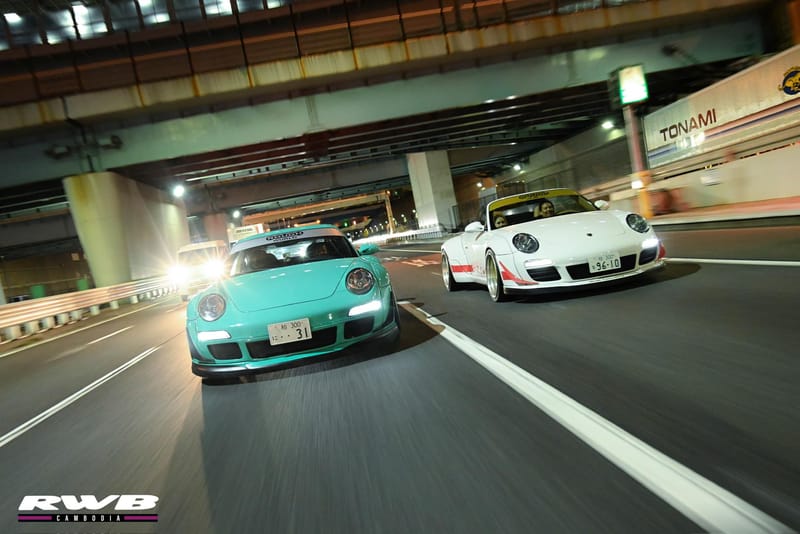 Two RWBs on Tokyo expressway
