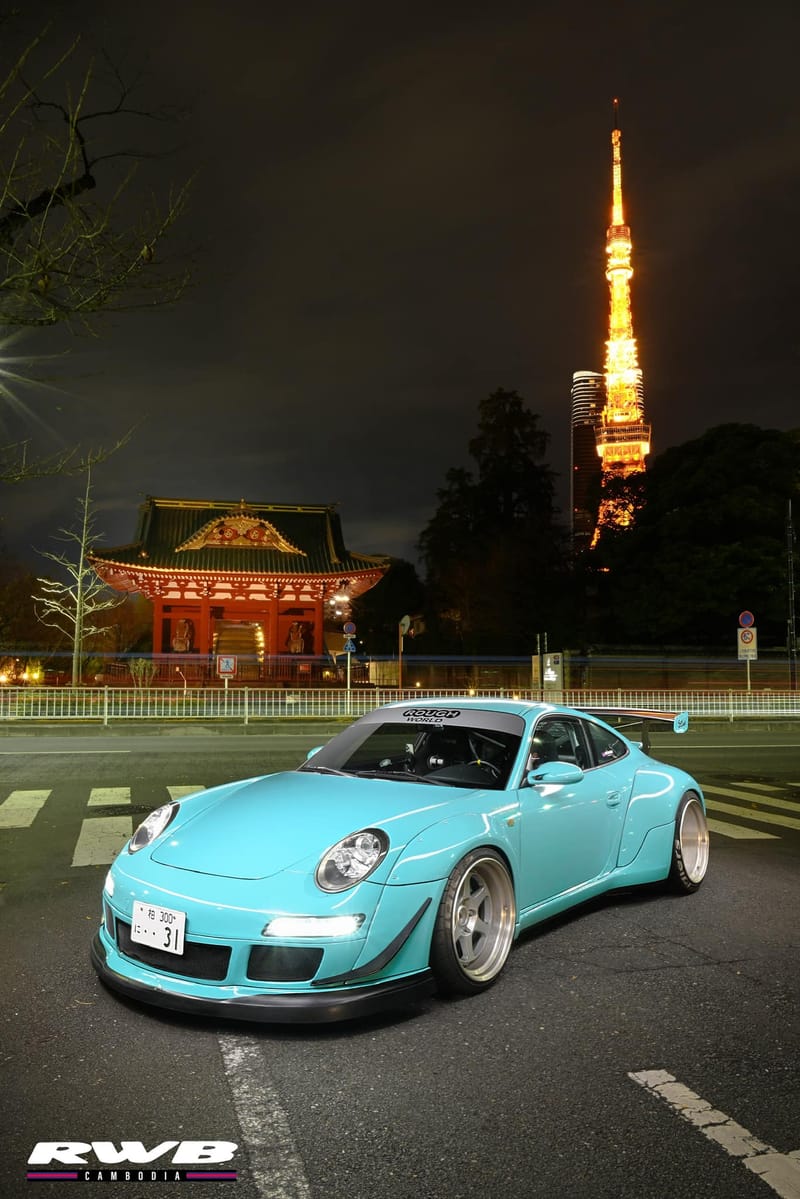 Bella with temple and Tokyo Tower