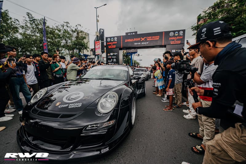 Street event with massive crowd
